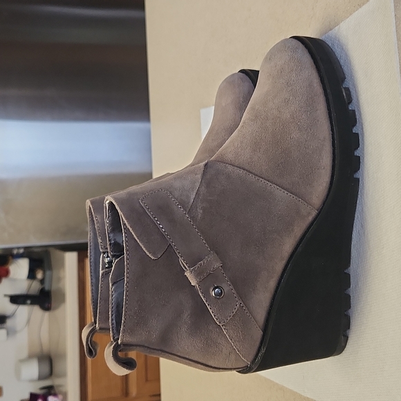 Eileen Fisher Women's Tinker Wedge Ankle Boots/Booties Size 7.5, Taupe, EUC - Picture 1 of 11